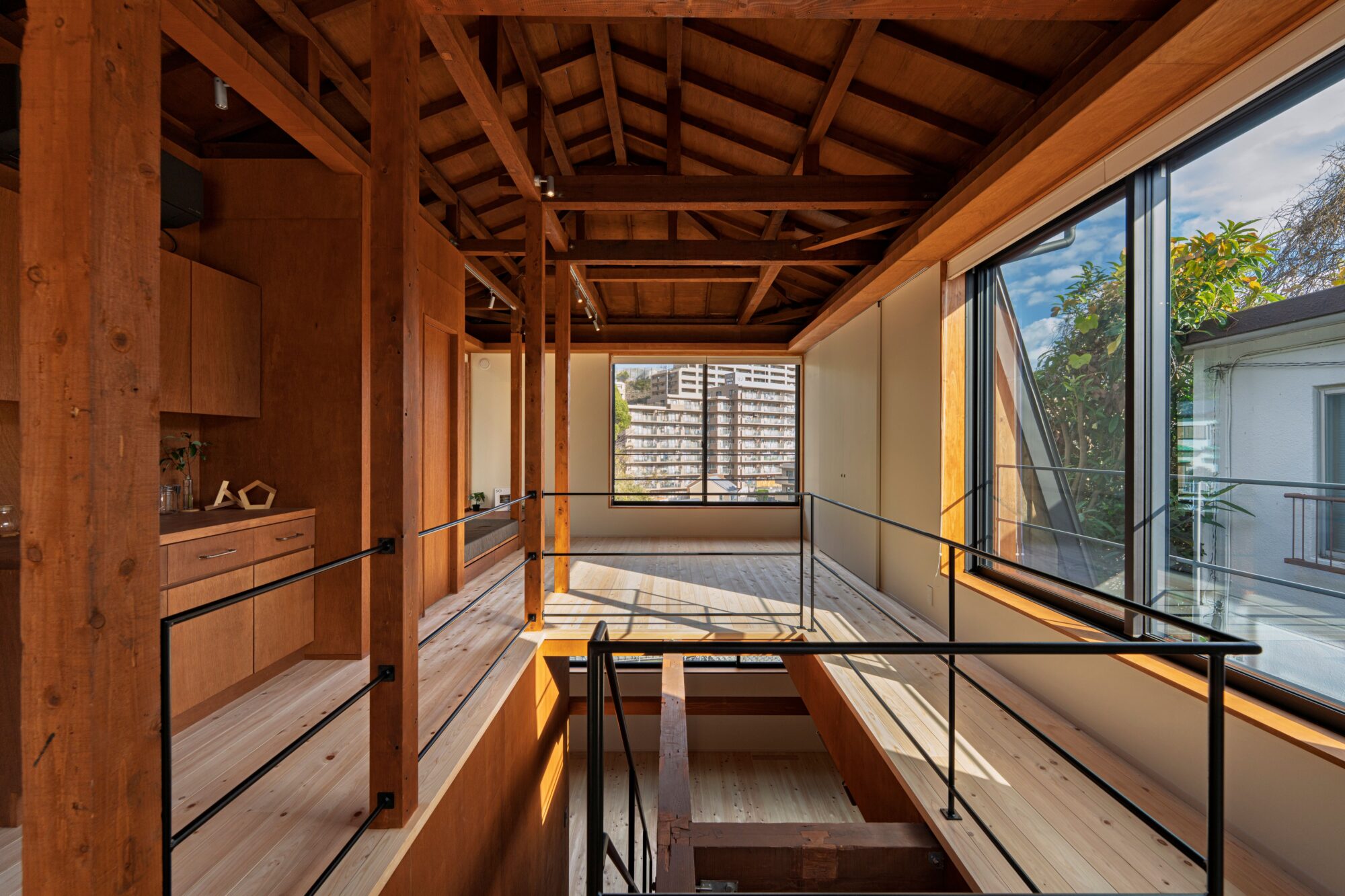 アイアン手摺り階段・吹き抜けのある家