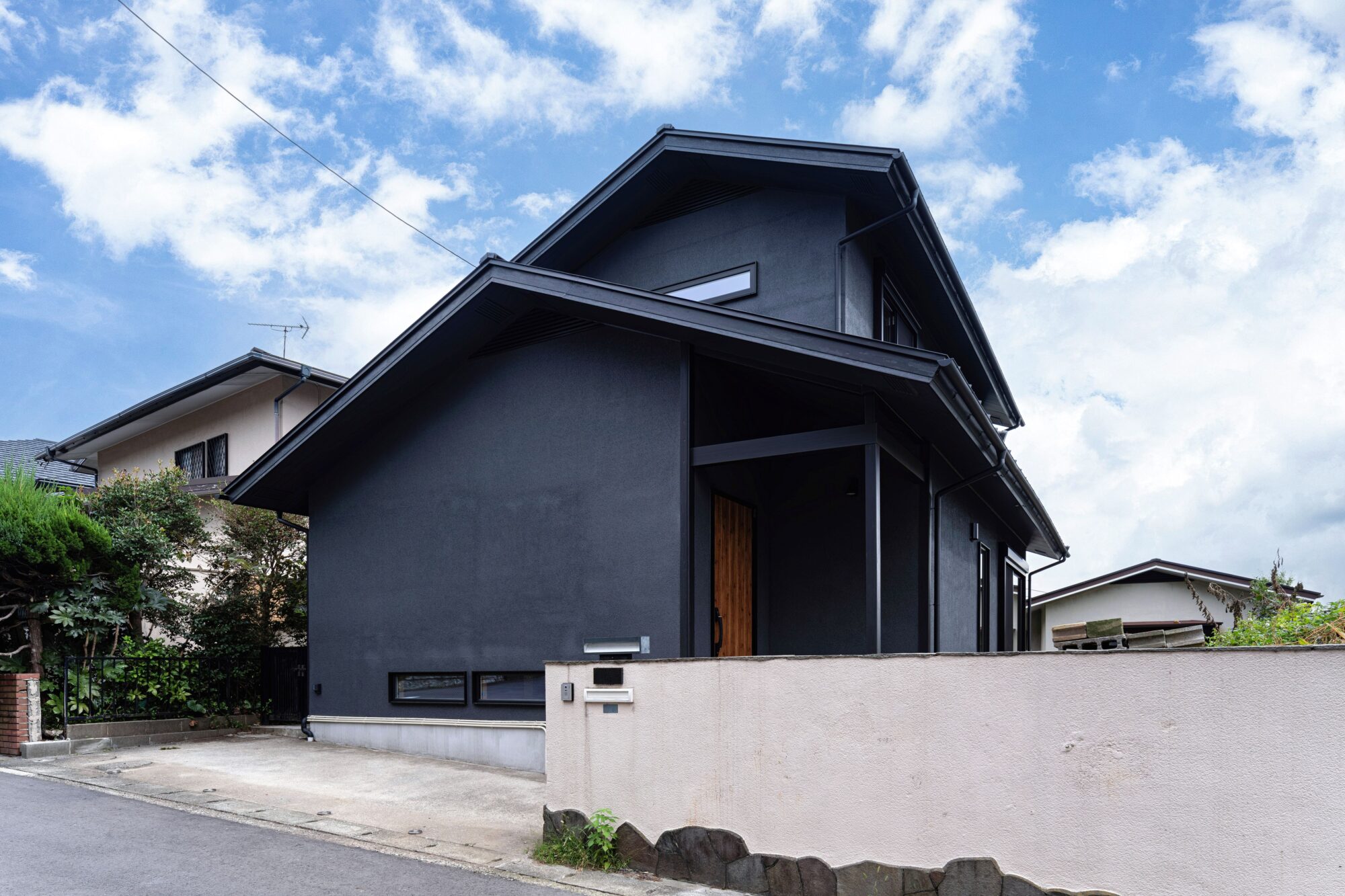 築47年の性能向上リノベーション・フルリノベーションした後の外観の姿