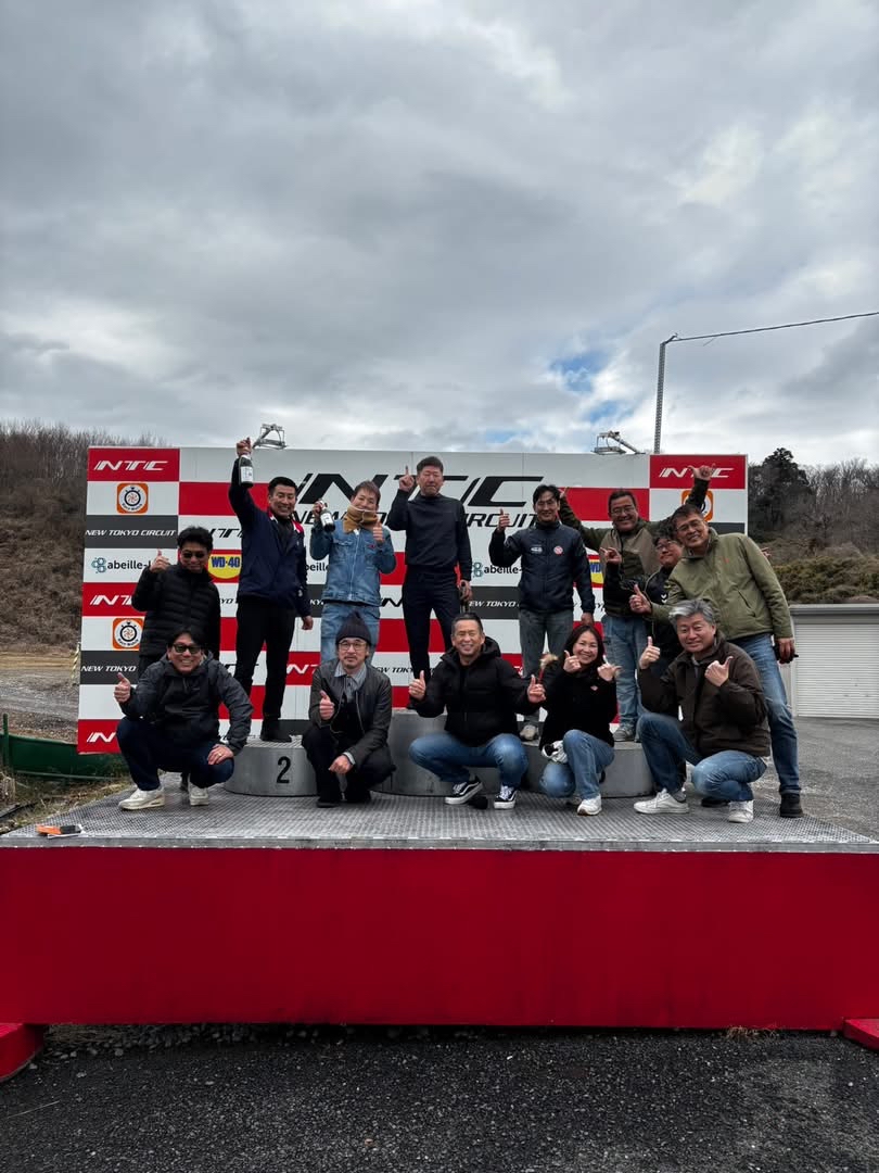 千葉にある新東京サーキット後の集合写真